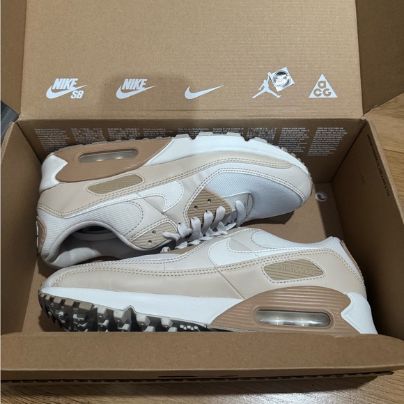 Authentic Brand New Nike Air Max 90 - Picture 6 of 7